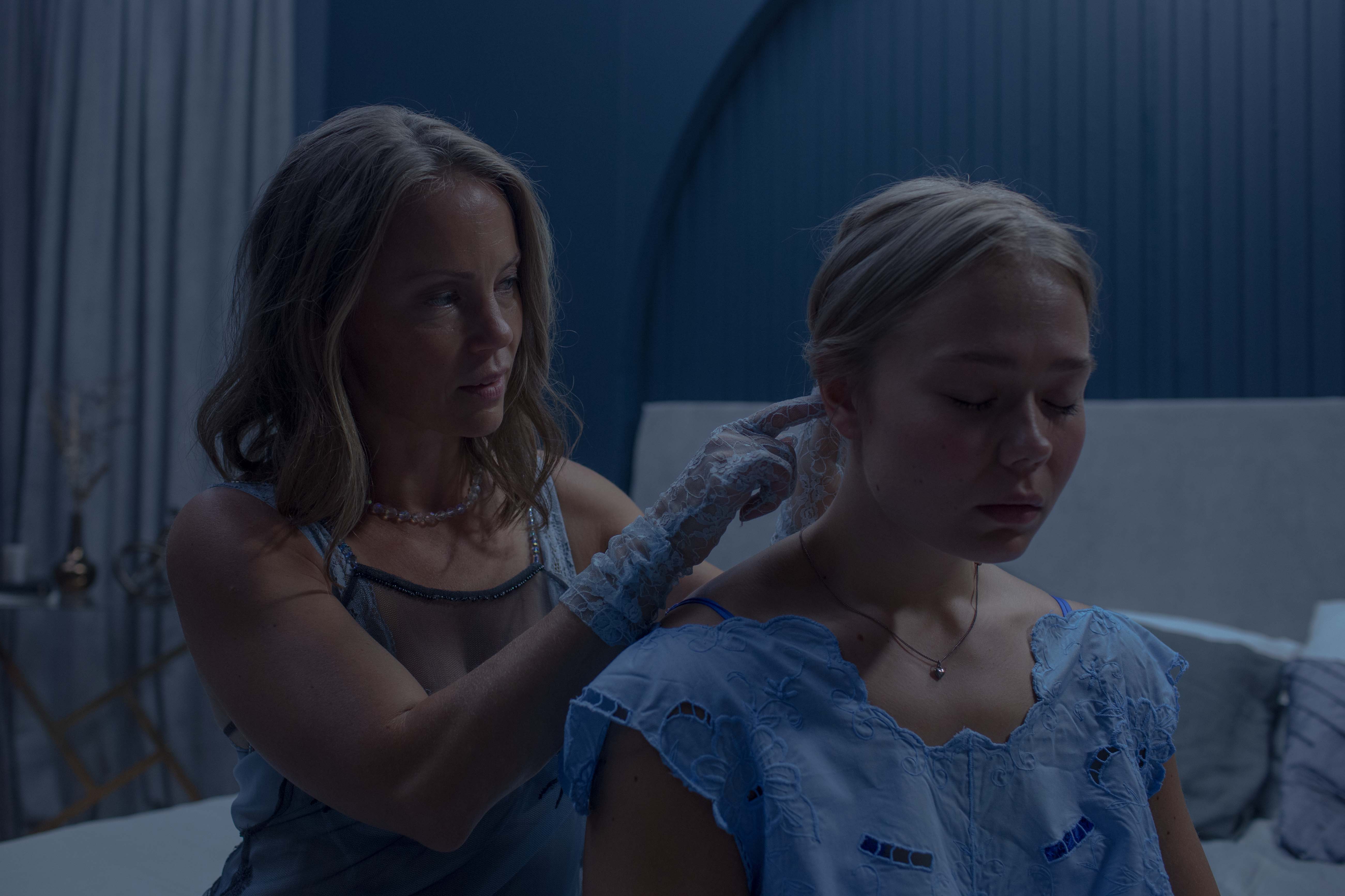 Saija Lentonen and Ronja Keiramo in Satisfyer (2023)