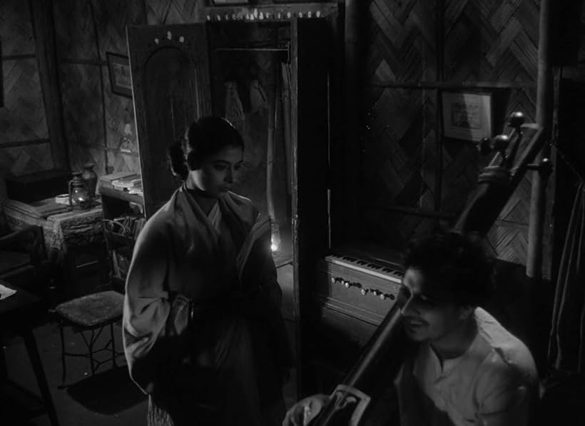 Anil Chatterjee and Supriya Choudhury in The Cloud-Capped Star (1960)