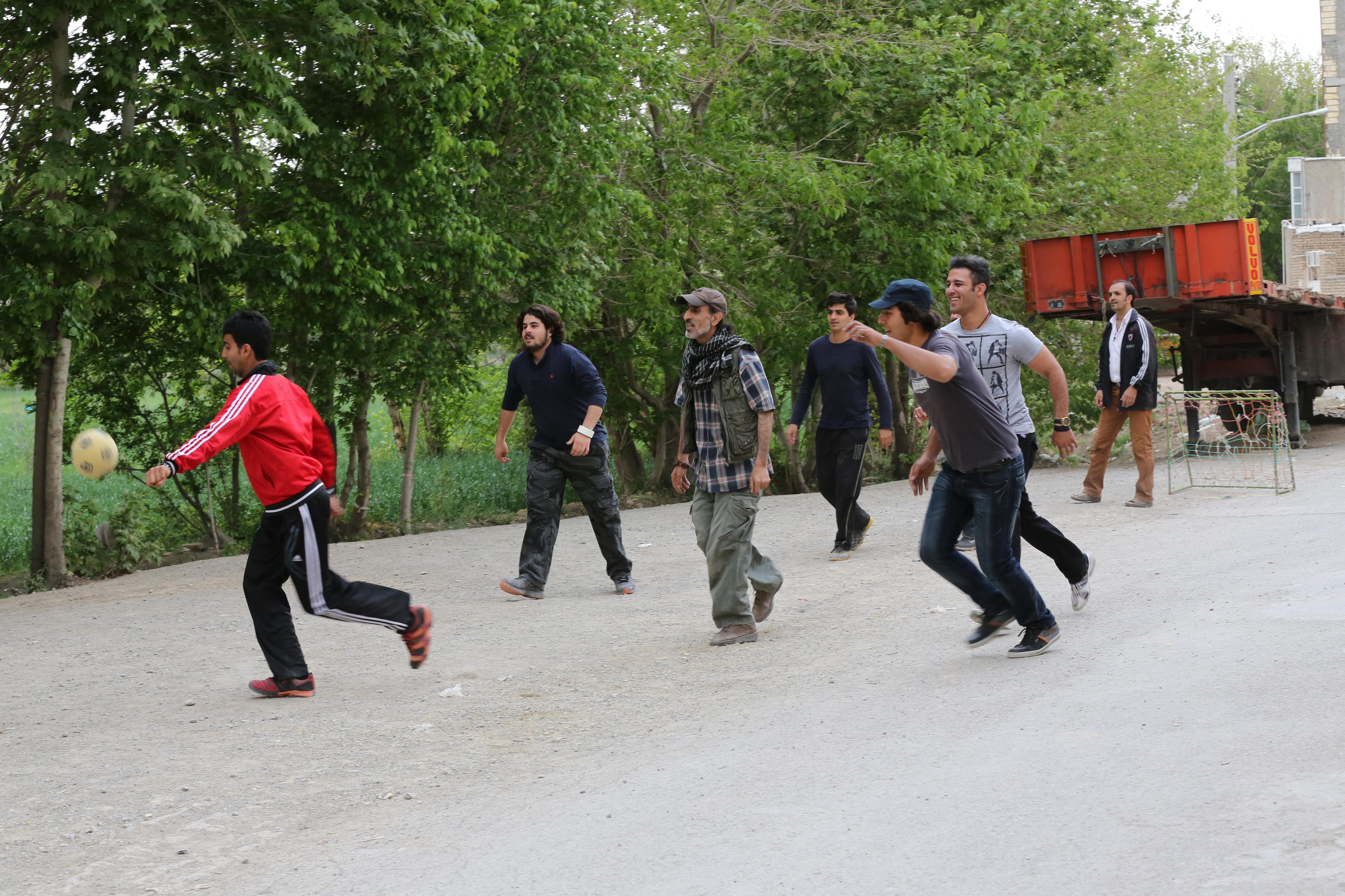 Hadi Rahimi Khas in Nan-e Shab (2013)