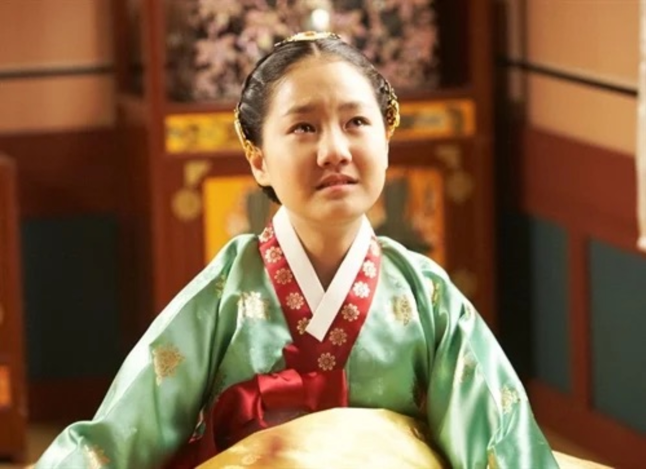 Jin Ji-hee in The Moon Embracing the Sun (2012)