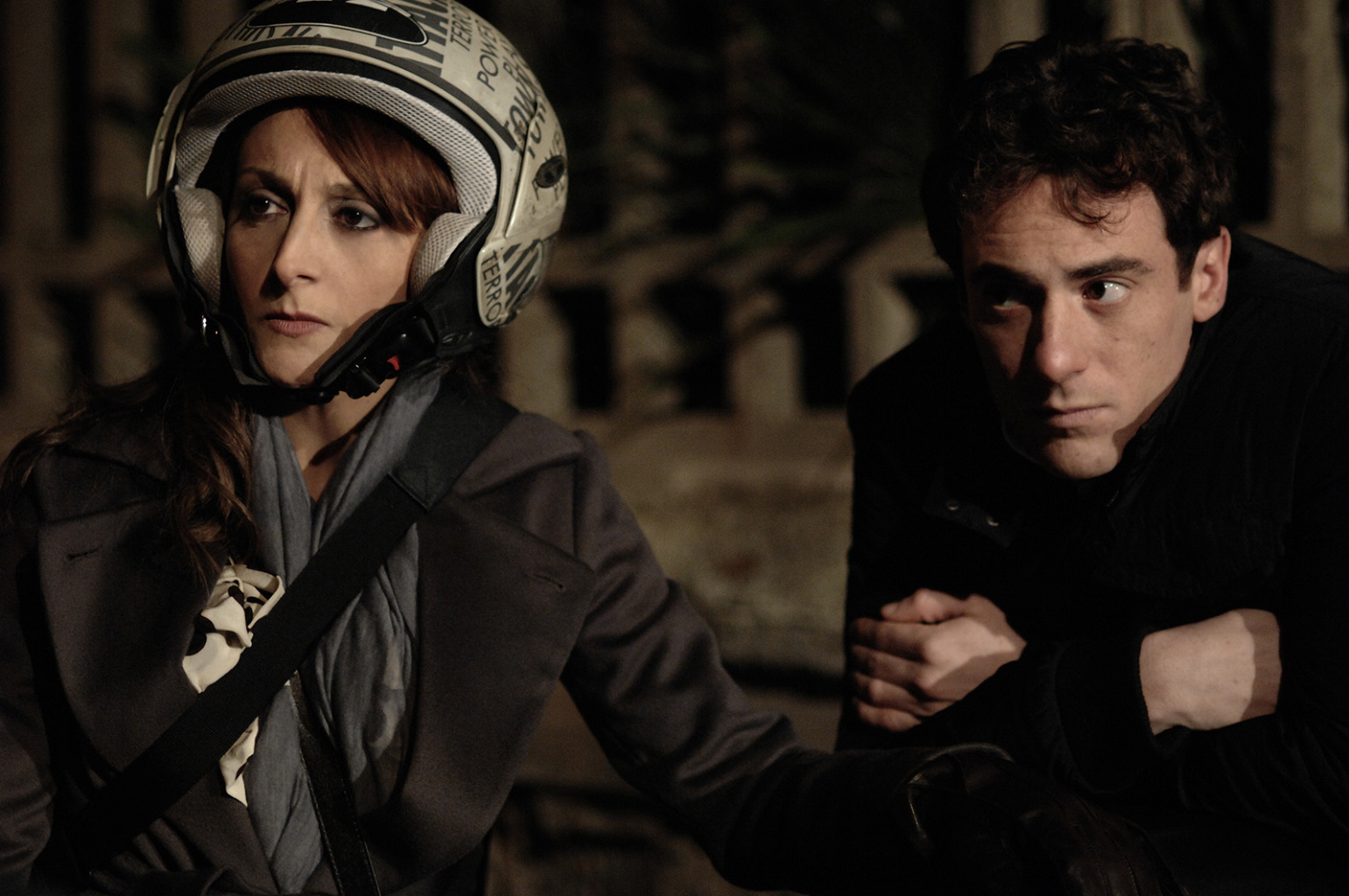 Elio Germano and Paola Minaccioni in A Magnificent Haunting (2012)