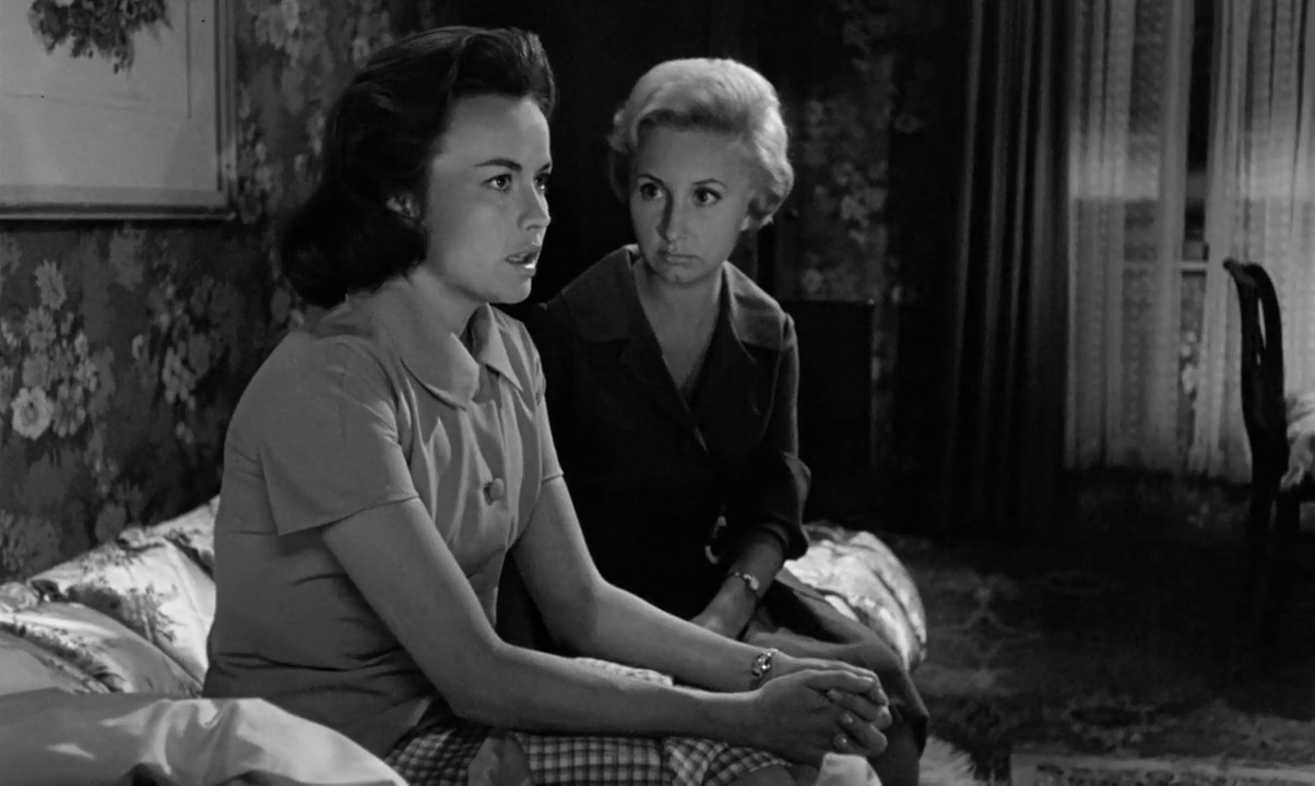 Brigitte Grothum and Edith Hancke in The Strange Countess (1961)