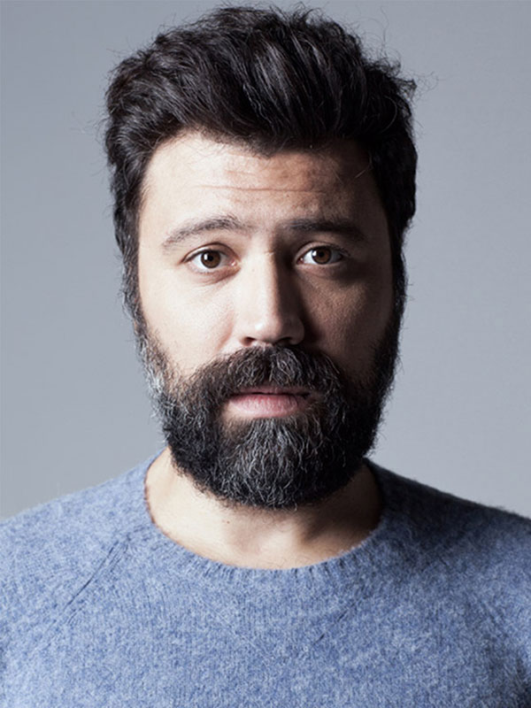 Bülent Emrah Parlak in Mutlu Aile Defteri (2013)