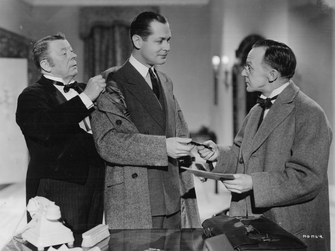 Seymour Hicks, Eliot Makeham, and Robert Montgomery in Haunted Honeymoon (1940)