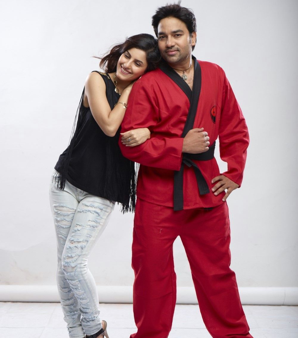 Isha Talwar and Shiva in Thillu Mullu (2013)