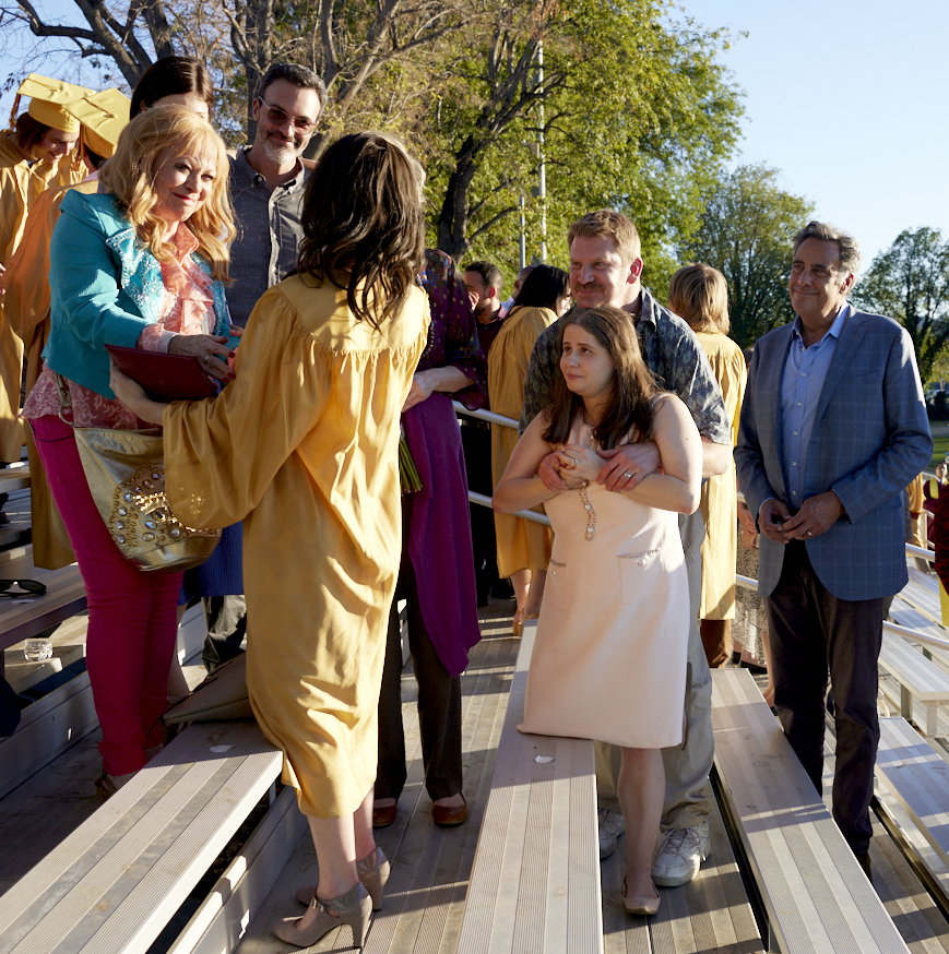 Brad Garrett, Dash Mihok, Jacki Weaver, Reid Scott, Kiernan Shipka, and Samantha Hyde in Wildflower (2022)