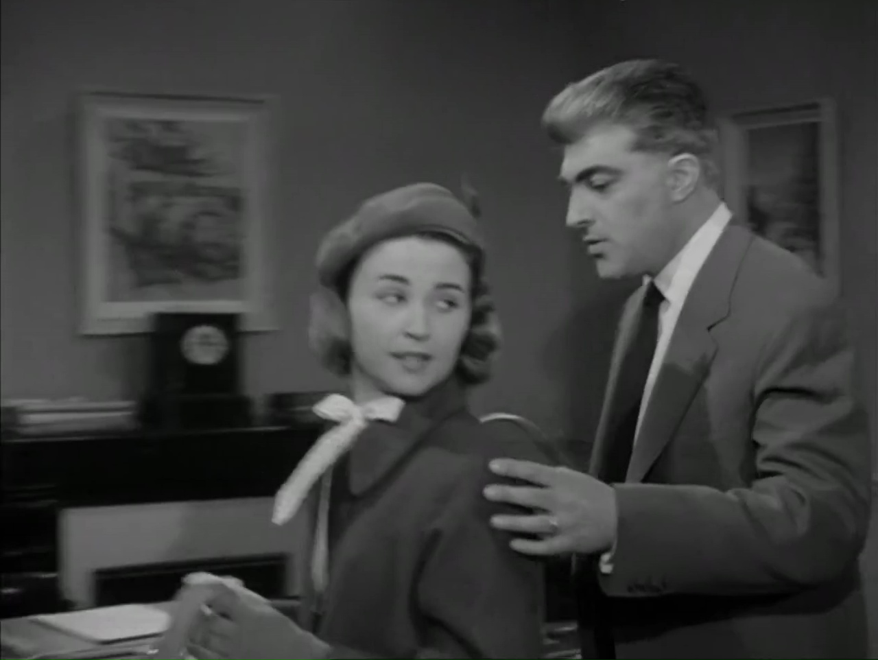 Solange Certain and Yves Vincent in Police judiciaire (1958)