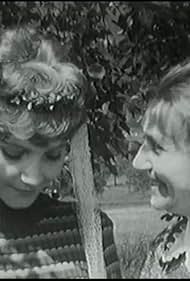 Daniela Kolárová and Marie Rosulková in Svatba v terénu (1972)