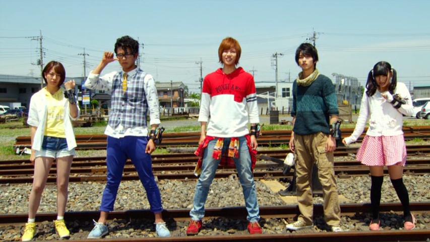 Jun Shison, Ai Moritaka, Ryûsei Yokohama, Jin Hiramaki, and Riria Baba in Ressha Sentai ToQger: The Movie - Galaxy Line SOS (2014)