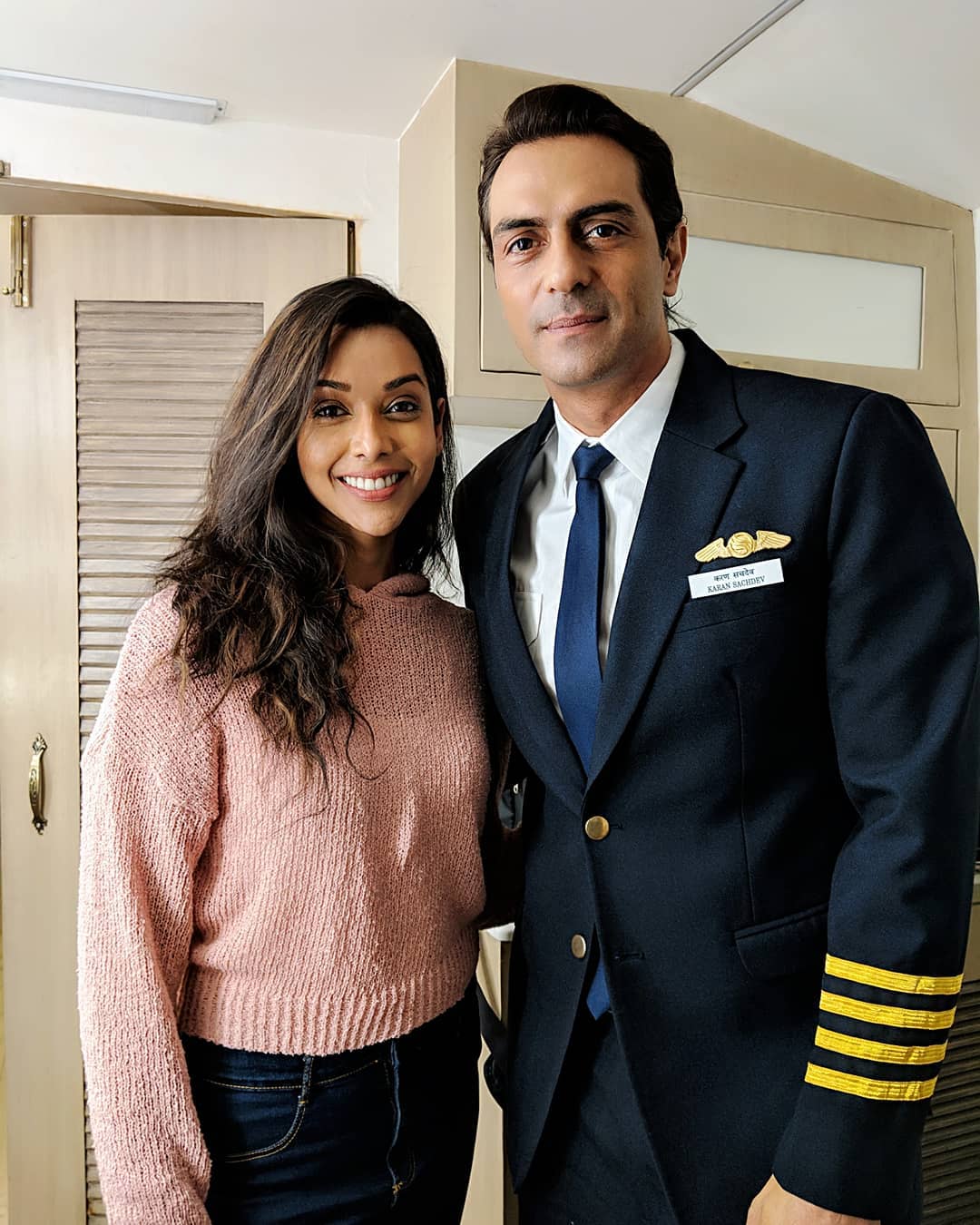 Arjun Rampal and Anupriya Goenka in The Final Call (2019)