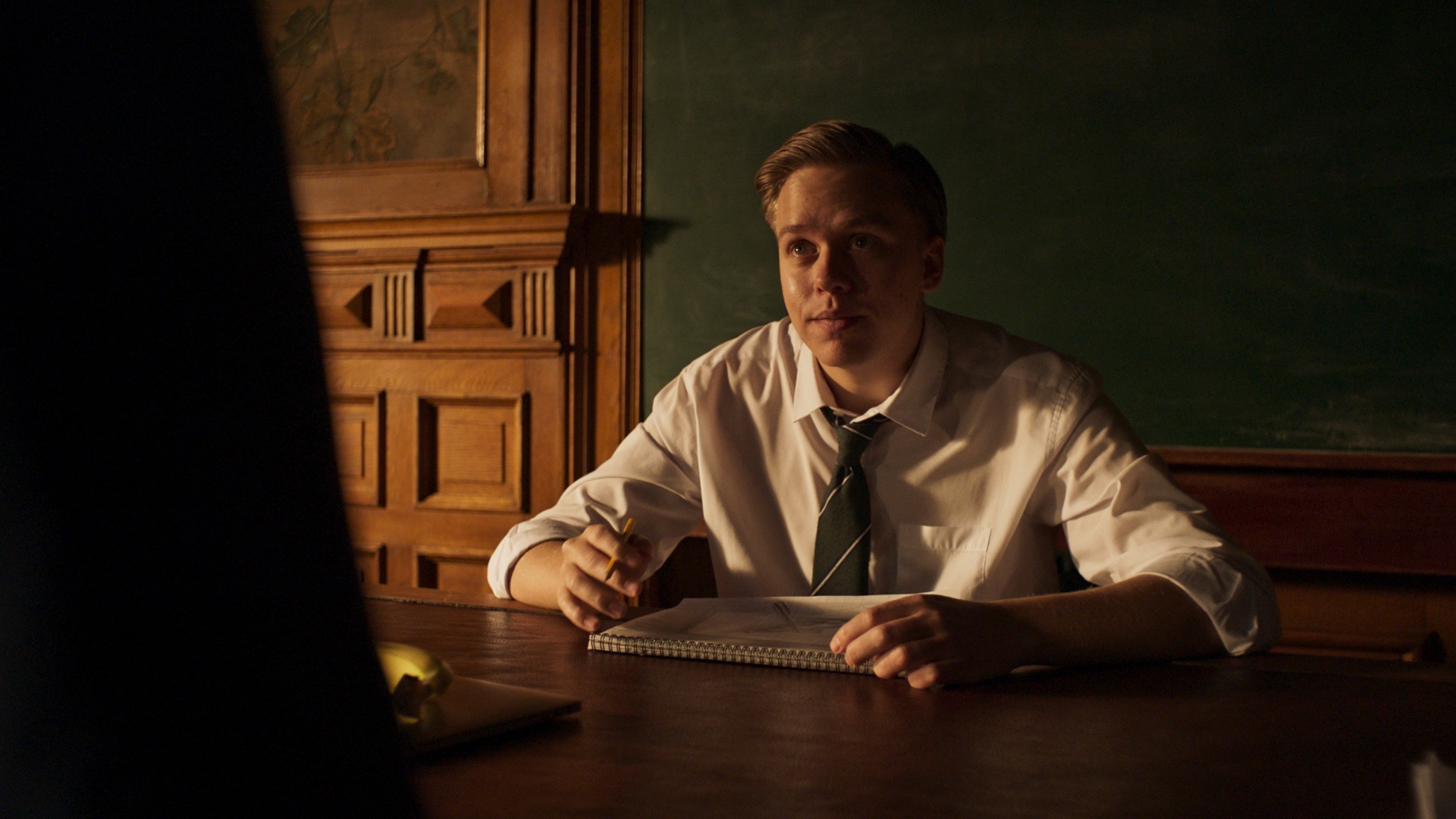 Valter Skarsgård in A Class Apart (2021)