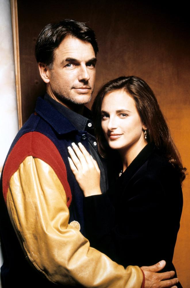 Mark Harmon and Marlee Matlin in Reasonable Doubts (1991)