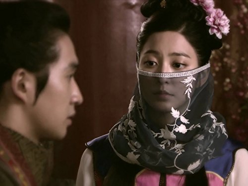 Ryu Deok-hwan and Park Se-young in The Great Doctor (2012)