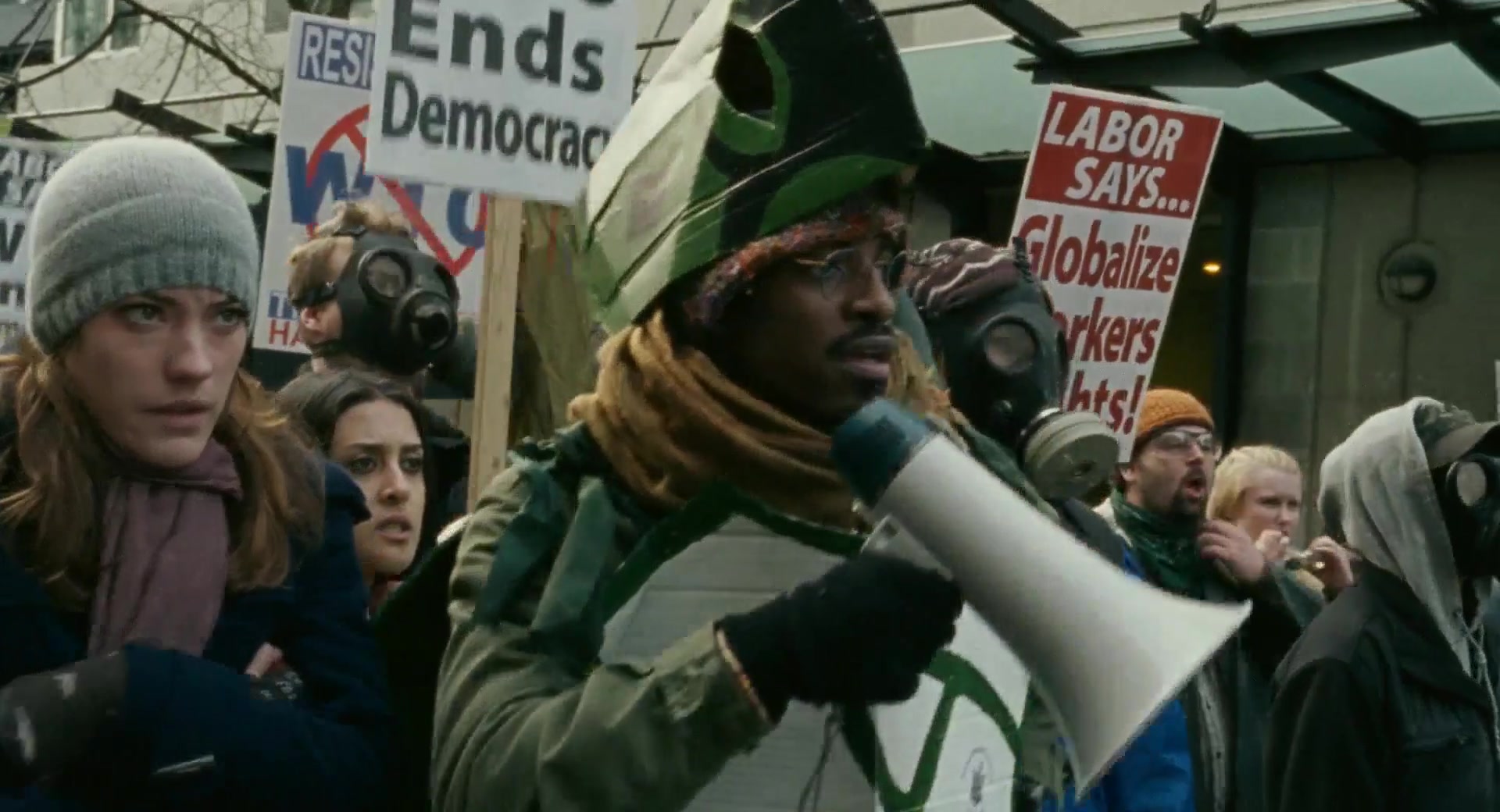 André 3000 and Jennifer Carpenter in Battle in Seattle (2007)