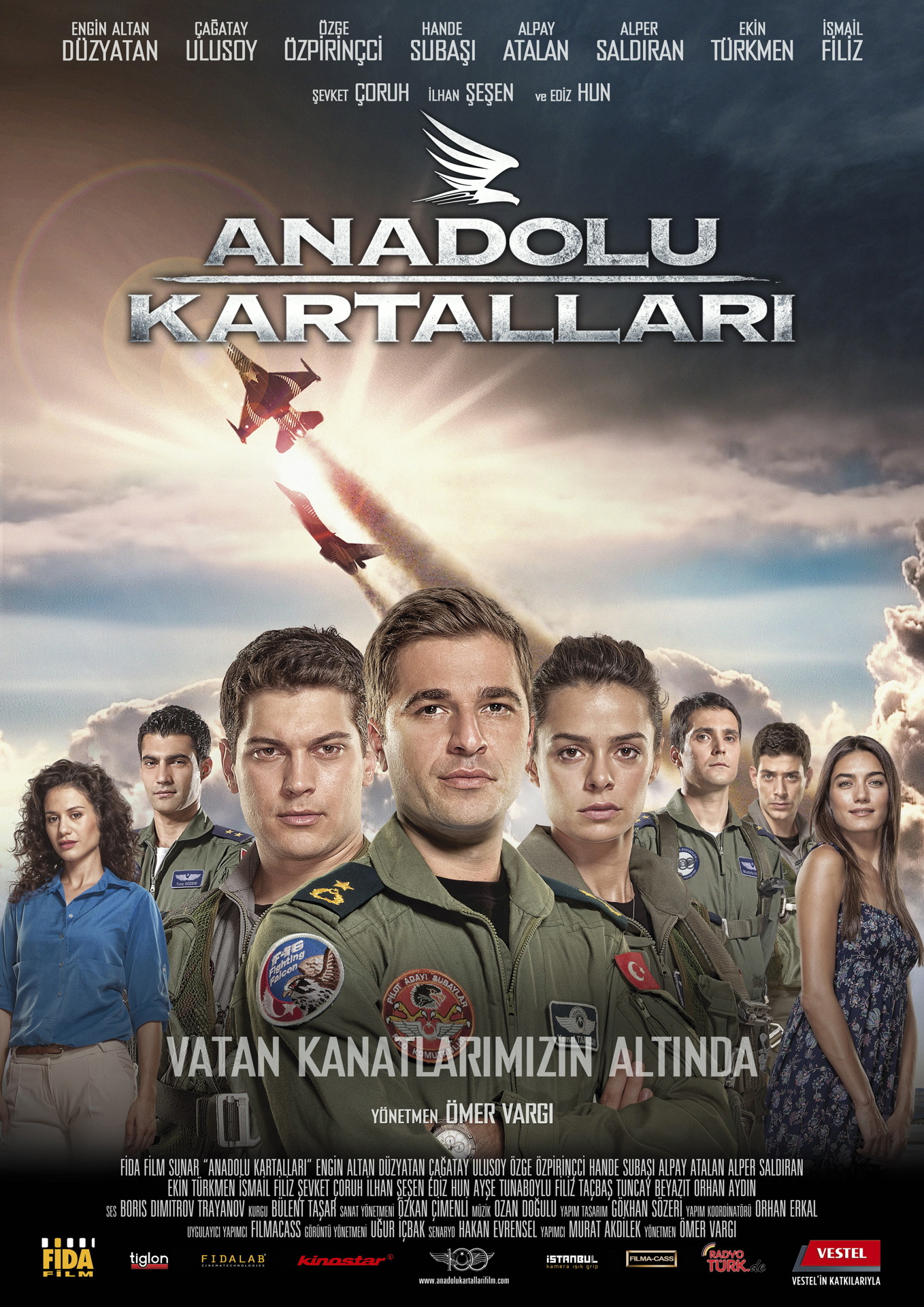 Ekin Türkmen, Engin Altan Düzyatan, Hande Subasi, Alper Saldiran, Özge Özpirinçci, Ismail Filiz, and Çagatay Ulusoy in Anadolu Kartallari (2011)