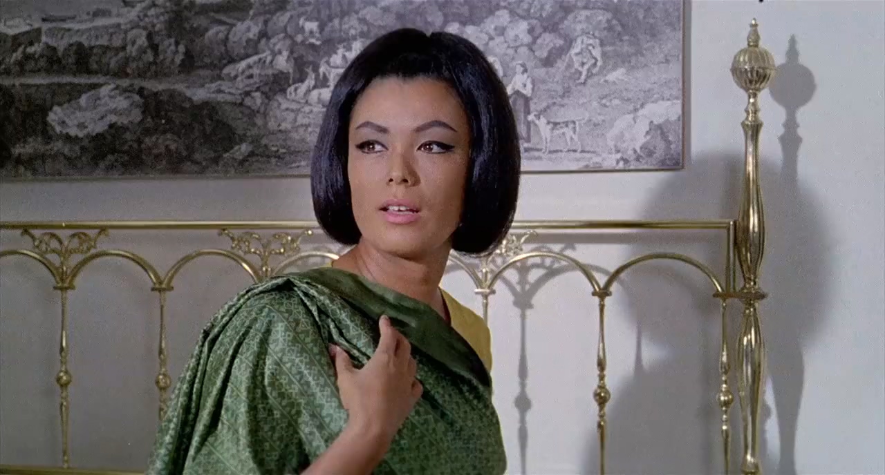 Seyna Seyn in Casanova 70 (1965)