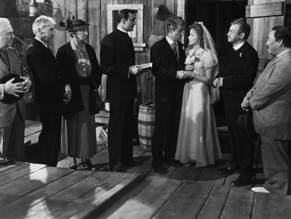 Claude Rains, Ralph Byrd, Jean Gabin, Chester Gan, William Halligan, Vera Lewis, Ida Lupino, and Tully Marshall in Moontide (1942)