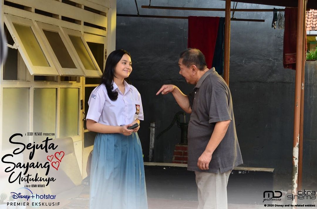 Deddy Mizwar and Syifa Hadju in A Million of Loves for You (2020)