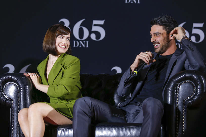 Anna-Maria Sieklucka and Michele Morrone at an event for 365 Days (2020)