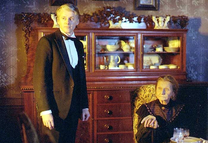 Emil Horváth and Valérie Kaplanová in Uncle Cyril (1989)