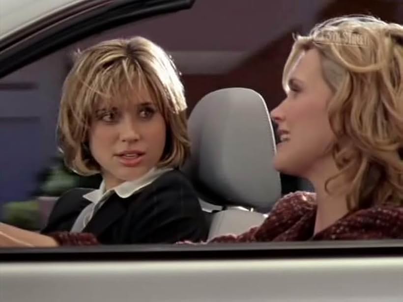 Natasha Henstridge and Kristen Miller in She Spies (2002)