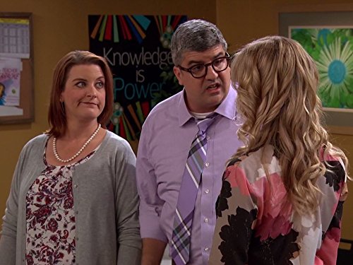 Dana Snyder and Lauren Pritchard in Gamer's Guide to Pretty Much Everything (2015)