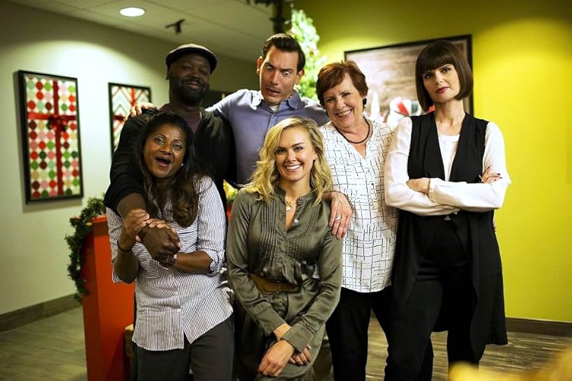 Laura Bell Bundy, Linda Darlow, Carrie Genzel, Viv Leacock, Matty Finochio, and Kalyn Miles in Season's Greetings (2016)