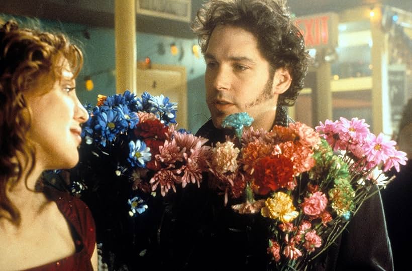 Courtney Love and Paul Rudd in 200 Cigarettes (1999)