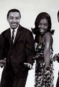 Primary photo for Gladys Knight & The Pips