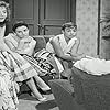 Gely Mavropoulou, Niki Papadatou, Margarita Papageorgiou, and Georgia Vasileiadou in I theia apo to Chicago (1957)