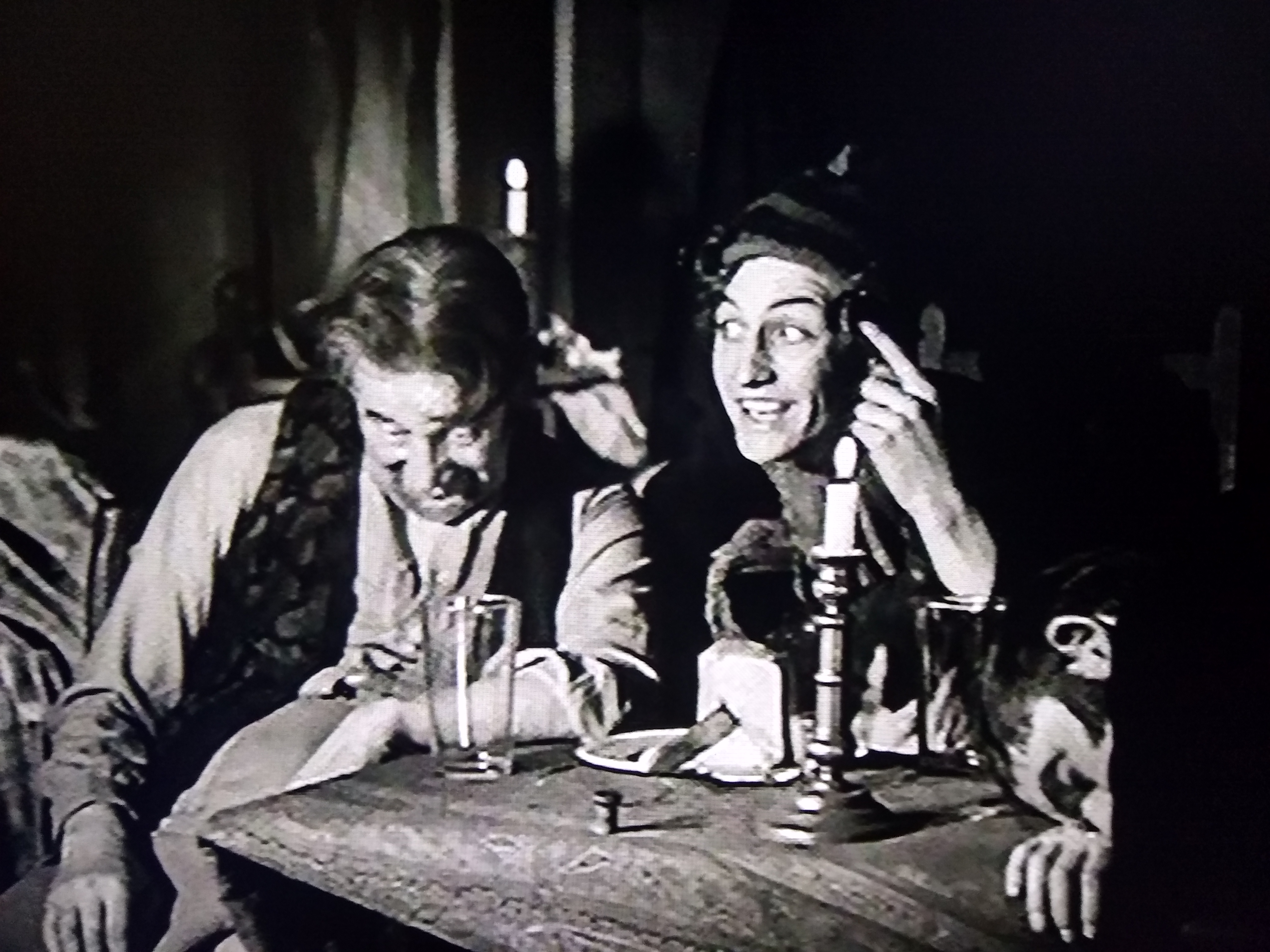 Tod Slaughter and Aubrey Woods in Horror Maniacs (1948)