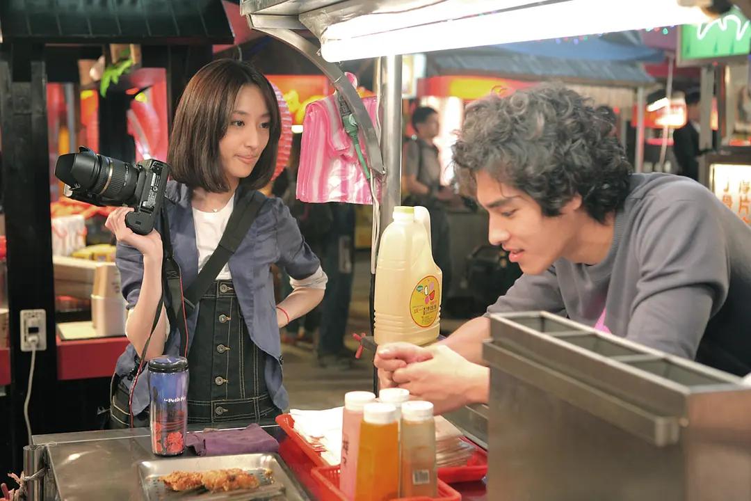 Blue Cheng-Lung Lan and Alice Ko in Night Market Hero (2011)