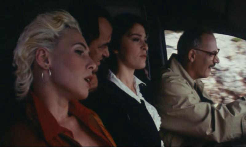 Nikos Kalogeropoulos, Giorgos Kimoulis, Evelina Papoulia, and Maria Protopappa in In Good Company (2000)