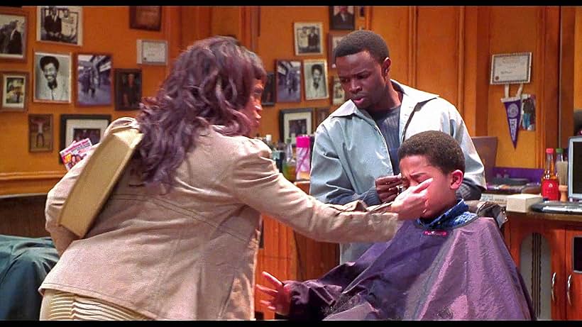 Sean Patrick Thomas and Cassandra Lewis in Barbershop (2002)