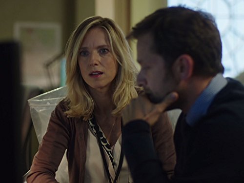 Léa Drucker and Jonathan Zaccaï in The Bureau (2015)