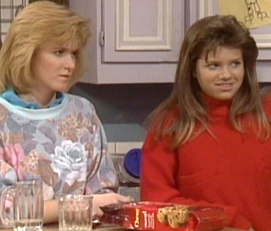 Ari Meyers and Allison Smith in Kate & Allie (1984)