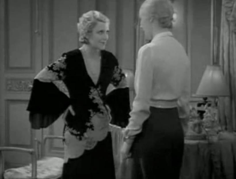 Mary Doran and Marian Marsh in Beauty and the Boss (1932)