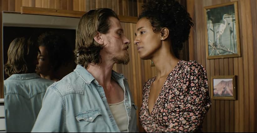 Ella Thomas and Garrett Hedlund in Desperation Road