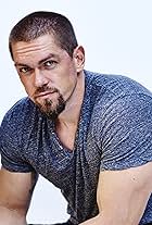 Steve Howey