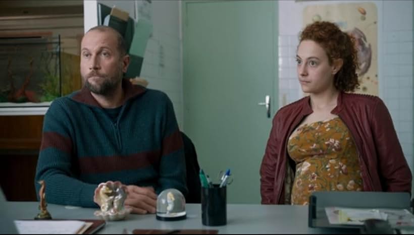 Alice de Lencquesaing and François Damiens in Just to Be Sure (2017)