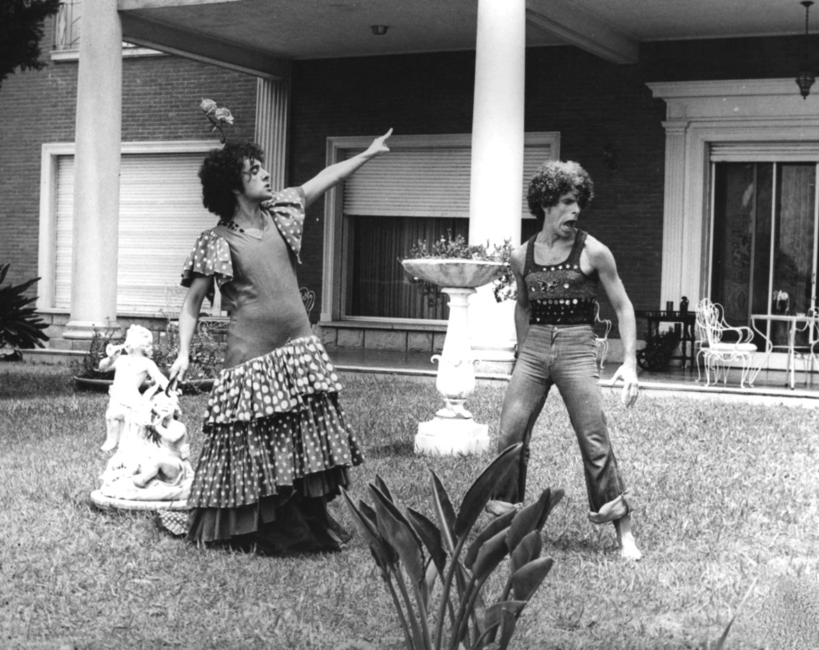 Antonio Gasalla and Carlos Perciavalle in Clínica con música (1974)