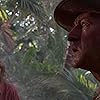 Laura Dern and Bob Peck in Jurassic Park (1993)