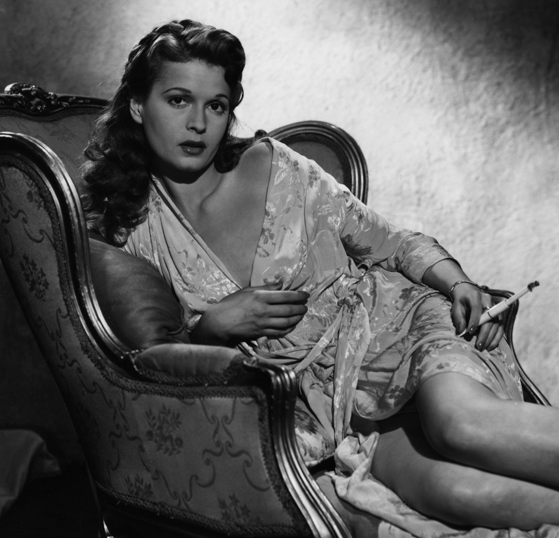 Eva Bartok in A Tale of Five Women (1951)