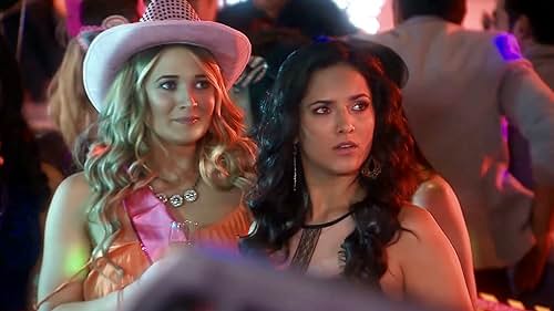 Kimberly Dos Ramos and Ana Lorena Sánchez in Tierra de Reyes (2014)