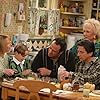 Peter Boyle, Brad Garrett, Patricia Heaton, Doris Roberts, Ray Romano, Madylin Sweeten, Sawyer Sweeten, Sullivan Sweeten, and Monica Horan in Everybody Loves Raymond (1996)