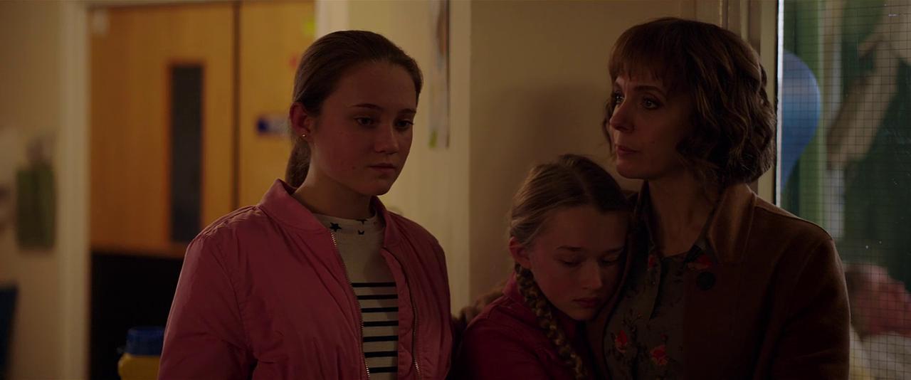 Amanda Abbington, Isabelle Allen, and India Fowler in Safe (2018)