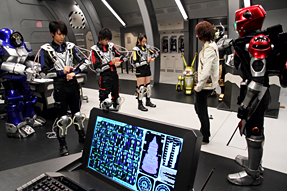 Hiroya Matsumoto, Ryôma Baba, Arisa Komiya, and Katsuhiro Suzuki in Tokumei Sentai Go-Busters (2012)