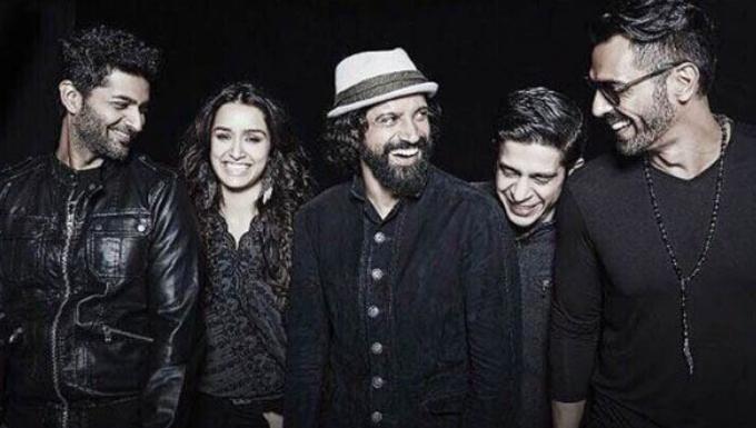 Arjun Rampal, Farhan Akhtar, Purab Kohli, Shashank Arora, and Shraddha Kapoor in Rock on 2 (2016)