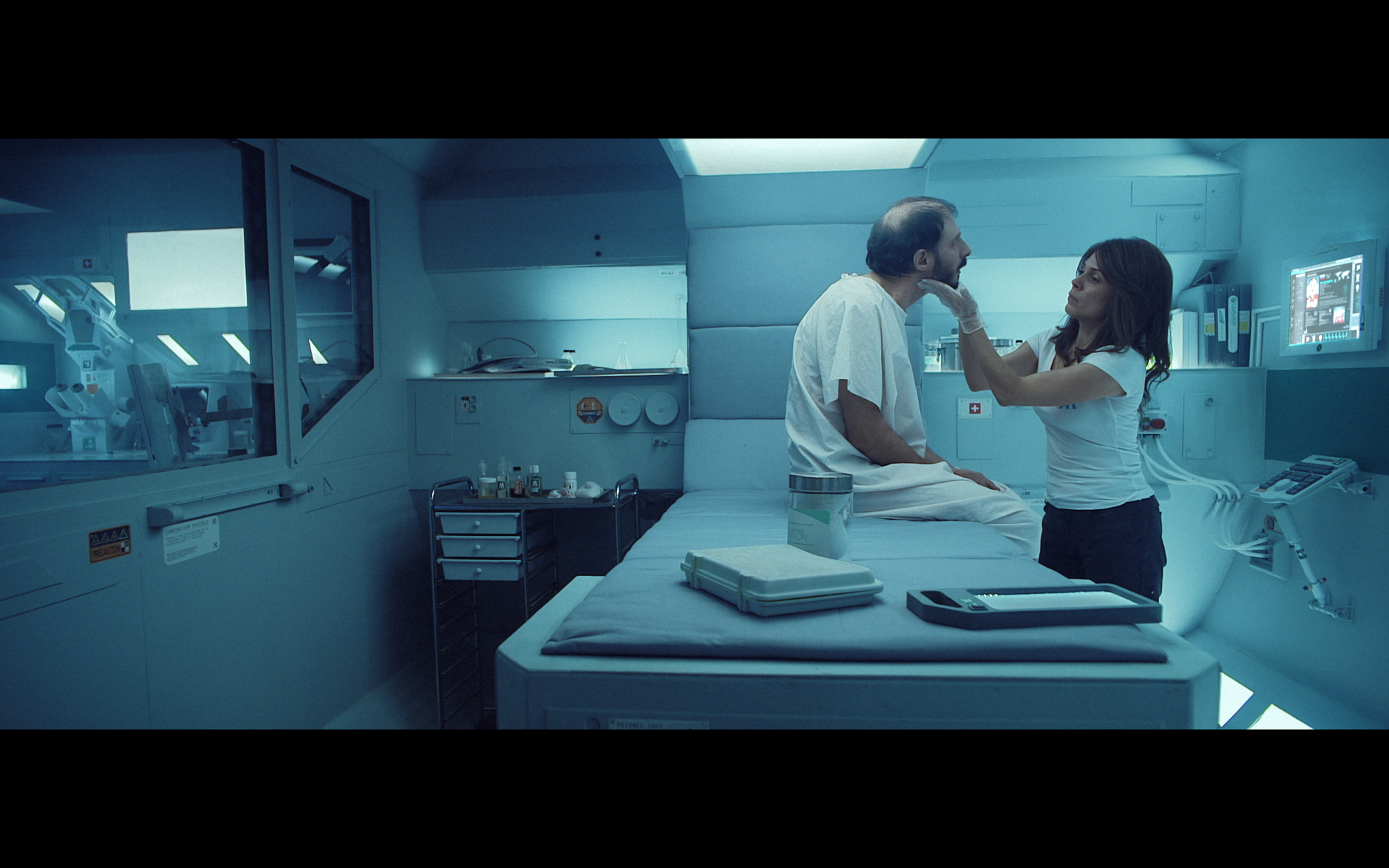 Julie Perreault and Roberto Mei in Projet-M (2014)