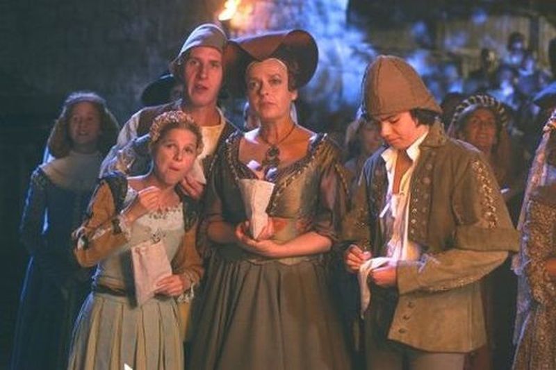 Judit Hernádi, Bálint Rada, Szilvia Csonka, and Attila Széll in Le a fejjel! (2005)